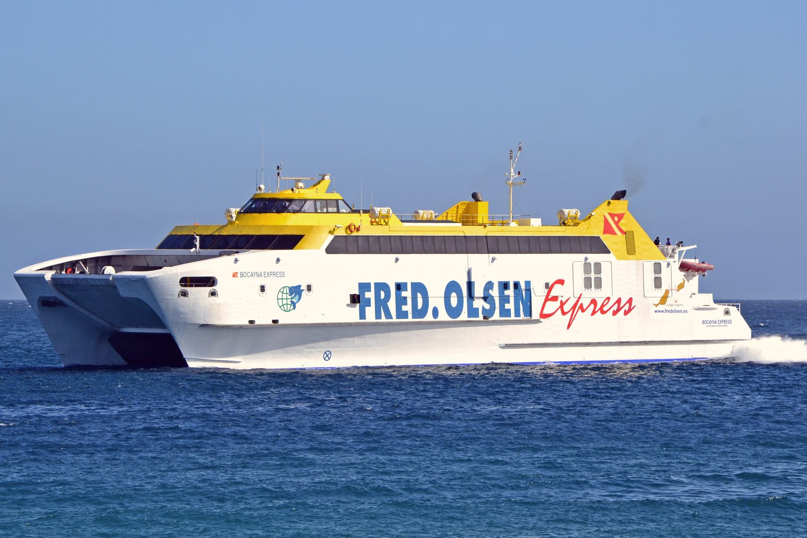Fred Olsen Express fast catamaran Bocayna Express at sea